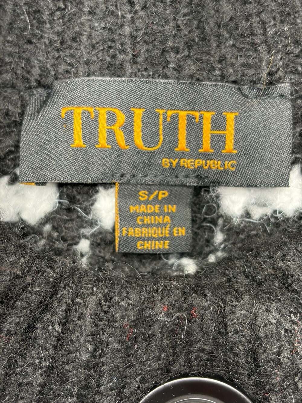 Truth by Republic Fair Isle Button Front Cardigan Sweater Size Small petite - Picture 3 of 13
